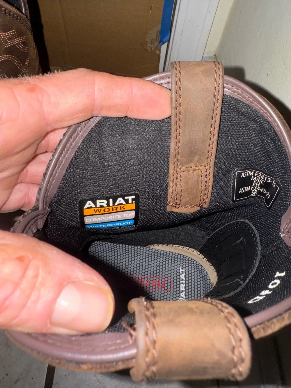 Ariat pull western